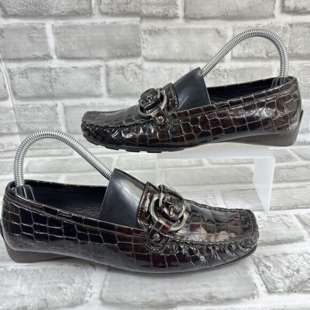 Stuart Weitzman Women's 7.5 Brown Croc Embossed Patent Leather Loafer Shoes